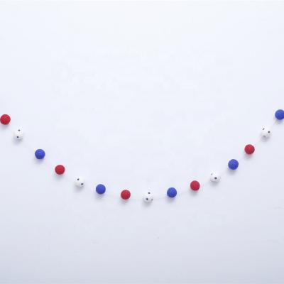 China Patriotic USA USA Independence Day Custom Felt Ball Garland for sale