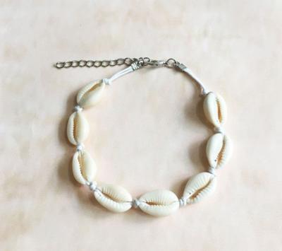 China Cute Natural Shell Bracelet Boho Handmade Hawaiian Beach Shell Anklets Beige Rope Adjustable Ankle For Girls for sale