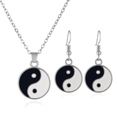 China New CLASSIC Tai Chi Earrings Necklace Set Tai Chi Yin Yang Chatter Jewelry Pendant Set For Women for sale