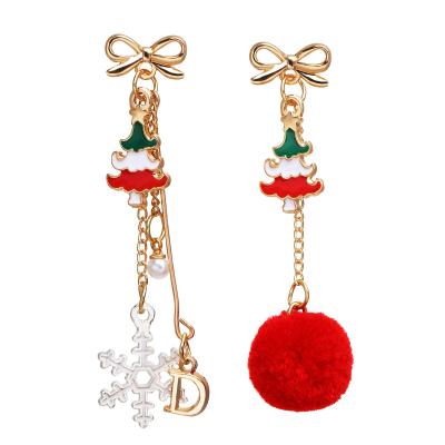 China Creative Letter D Ball Hair Holiday Christmas Snowflake Earrings FASHIONABLE Dangling Snowflake Earrings For Women for sale