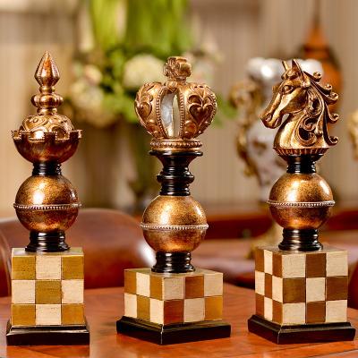 China China Promotional Modern Sculpture Chess Home Decor Resin Open Statues Home Decor Sets for sale