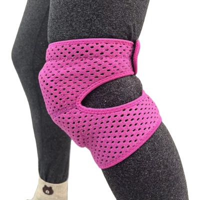 China Breathable Knee Pain Knee Braces Support for Women Men with Patella Gel Pad and Side Stabilizers for sale