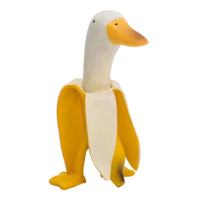 China Creative Decoration Duck Statue China Home Animal Yellow Duck Statue Resin Statue for sale