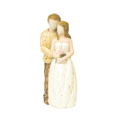 China EU& New America Resin Hugging Couple Sculptures Lover Figurine Decoration For Cake House New Home Wedding Valentine's Day Gift for sale