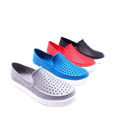 China Lightweight Ultra Light Unisex Slip On Garden Clogs Water Sneakers With Drain Holes Breathable Solid Color Increasing Water Sandals for sale