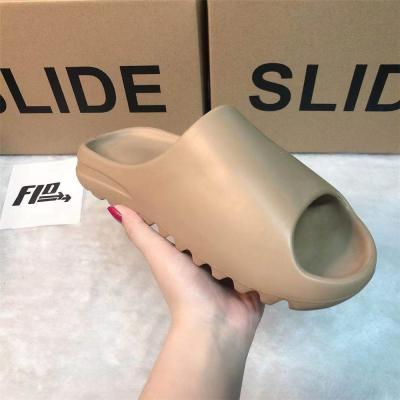 China Original High Quality Brand Anti-slippery Logo Custom Women Yeezy Slipper Kids Yeezy Shoes Men Yeezy Slides for sale