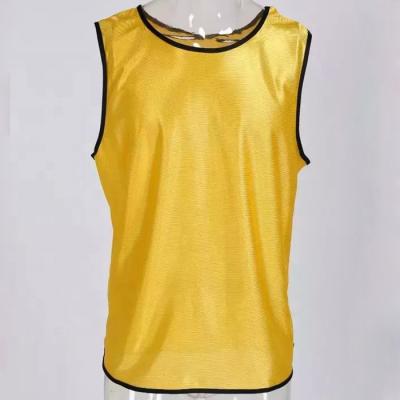 China Shirts & Tops New Style Sports Invest Yellow Advertising Shirt Football Cheap Blank Bibs for sale