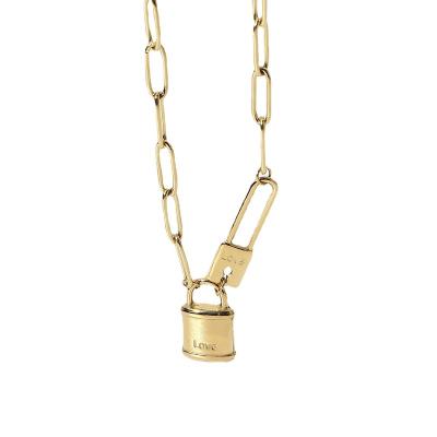 China Hypoallergenic Fashionable Gold Plated Lock Padlock Jewelry Pendant Necklace 18k Stainless Steel Alphabets Design Gold Jewelry for sale