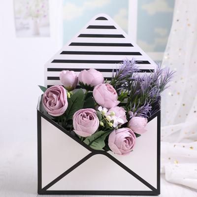 China Recycled Materials Cardboard Folding Envelope Style Paper Packaging Box For Wedding Flowers Roses for sale