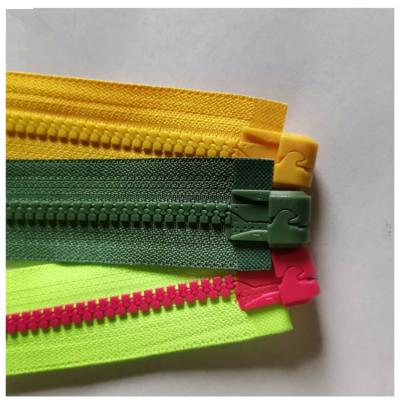 China Good Quality Sustainable Giant China Plastic Zipper For Tent Supplier for sale