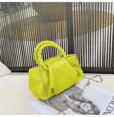 China Retro Women Pleated Cloud Bag Popular Lady Handbags New Stylish Luxury Girl Treandy Design PU Pleated Cloud Bag for sale