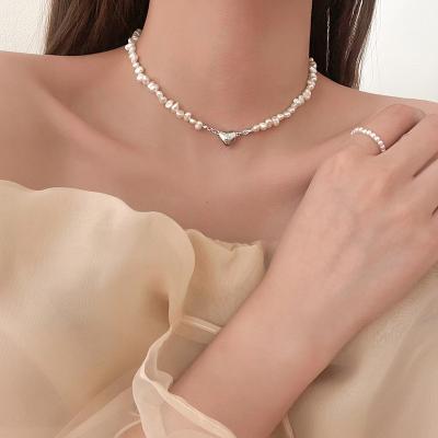 China Clavicle Chain Retro Clavicle Gifts MOM Necklace Love Magnet Pearl Baroque Pearl Necklace Soft Ladies Freshwater Luxury Fashion CLASSICS for sale