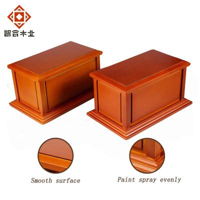 China Factory Price European Wholesale Birch Latest Style Funeral Cremation Supplies Wooden Adult Pet Urn for sale