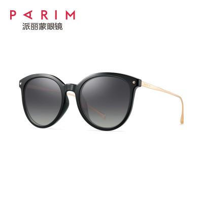 China Marcos femeninos del plástico de la lente de Brown del negro de la lente de TAC Porlarized de las gafas de sol de PEI en venta