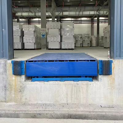 Cina Sicurezza 10T Truck Dock Equipment Factory Warehouse Dock Leveler in vendita