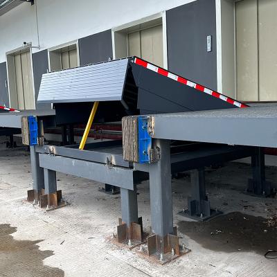 China Staal Hydraulische Dock Leveler Custom Load 6t-20 Tons Hydraulische laaddok Te koop