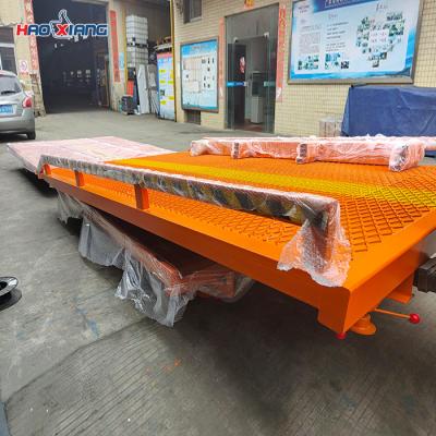 China 10T-20T Mobile Loading Dock Mobile Yard Ramp With Anti Slip Diamond Panel for sale