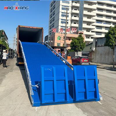 Cina Rampa mobile manuale regolabile per carrelli elevatori a forcella 10t Livellatore idraulico per banchina in vendita