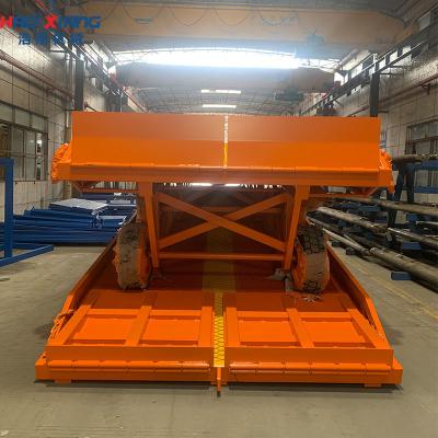 China 12 Ton Capacity Manual Lifting Ramp Mobile Dock With Anti-Slip Surface for sale