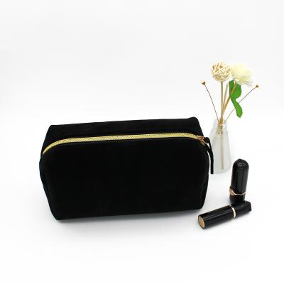 China Professional Cosmetic Bag Logo Luxury Beauty Makeup Bag Fashion Suede Velvet Custom Travel Zipper Closure Black With Embroidery Logo for sale