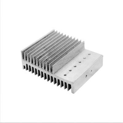 China Anodizado Alumínio Profil Heatsink extrusão Para cartão gráfico de computador Fornecimento de alimentação Frigorífico à venda