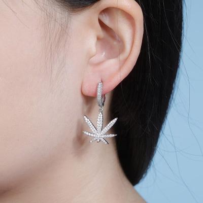 China Lead Free Brass New Arrival 18K Gold Platted and Nickel Micro Pave Huggies Earring Dangle with Maple Leaf Earrings Hip Hop for sale