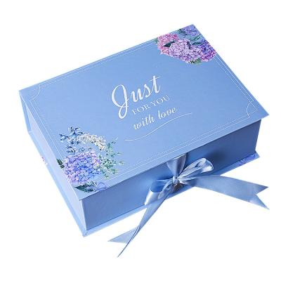 China Recycled Materials Wedding Festival Apparel Box Custom Wrapping Cardboard Paper Gift Box With Ribbon for sale