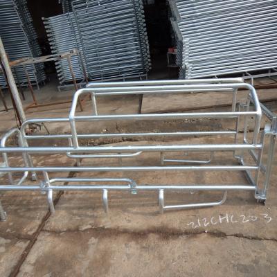 China Solid Farms Farm Equipment Gestation Pen Farrowing Crate For Pigs for sale