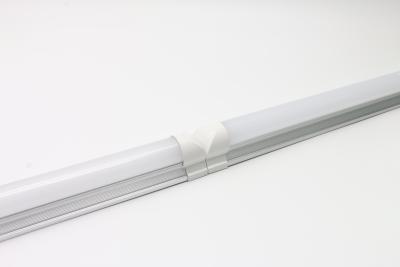 Chine Les ampoules de tube de LED le lumen qu'élevé t8 de haute qualité a mené la lampe du tube 18w pour t8 ont mené le logement de tube à vendre