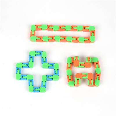 China Hot Sale Eco-Friendly Snake Stir Toy For Interesting Track Fluid Wristband Decompression Bike Chain Stirrer Toy for sale