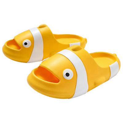 China Trend Light Simulation Cute Clown Fish Cool Slippers Indoor Outdoor Soft Light Spring Bath Slippers Summer Slippers for sale