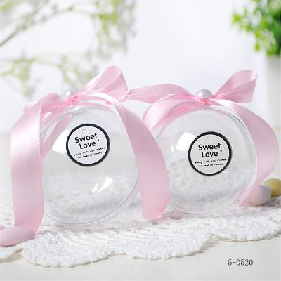 China Small Round Plastic Wedding Gift Boxes Wedding Favor Gifts Wedding Candy Boxes for sale