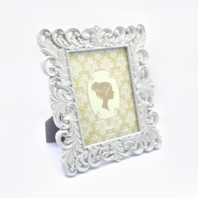 China Eco Friendly Baroque Style Rectangle Shaped Polyresin Photo Frame Acanthus Leaf for sale