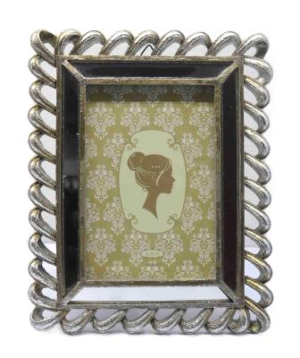 China Environmentally Friendly Ribbon Bow Vintage Style Photo Frames Can Be Free Standing Vertically4x6