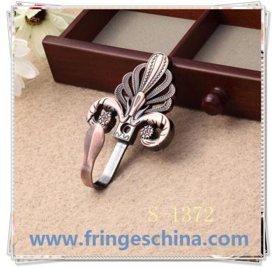 China High quality classical customized metal curtain hooks for home decorations for sale