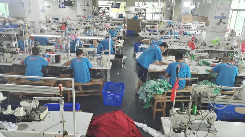 Verified China supplier - Guangzhou Yifeiyang Clothing Co., Ltd.