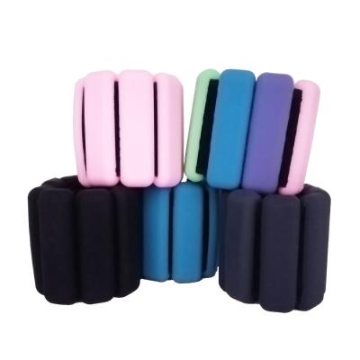 China Adjustable Indoor Sporting Goods Strengthen Gym Fitness Silicone Wrist Ankle Weights For Exercise for sale