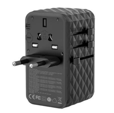 China Compact Powerful Universal Travel Charger UK Plug Type 2500W Max Rated Voltage for Hassle-Free Trips for sale