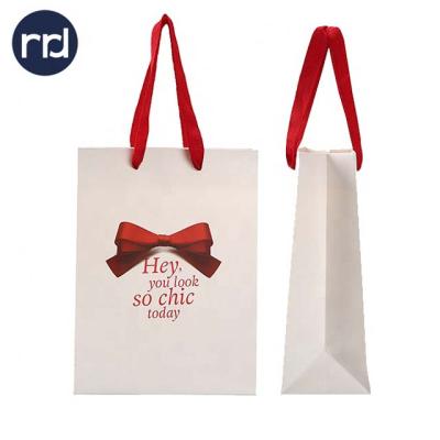 China RR Donnelley Good Price Recyclable Warm Cotton Packaging Paper Bag For Shopping for sale