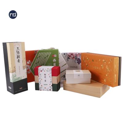 China Recycled Materials RR Donnelley Custom Printed New Design Fashionable Kraft Paper Food Box for sale