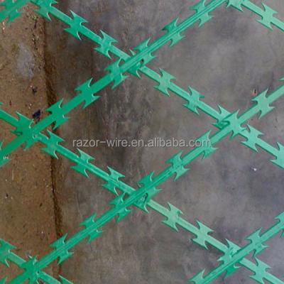 China Diamond Fence Hot Dipped Galvanized Diamond Welded Razor Barbed Wire Mesh Fence for sale