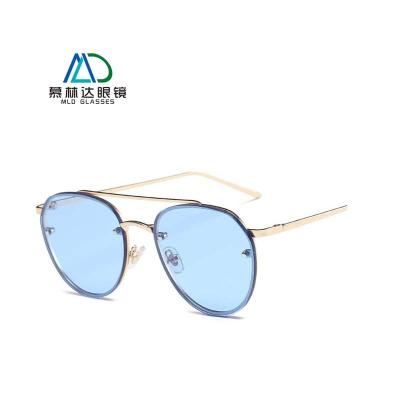 China 2022 New Lady Charm Cats Eye Sunglasses Fashion PC Sunglasses Personality Fashion Sunglasses for sale