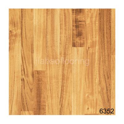 China Modern High Gloss Wood 7mm Laminate / Laminate Flooring 8mm 10mm 12mm for sale