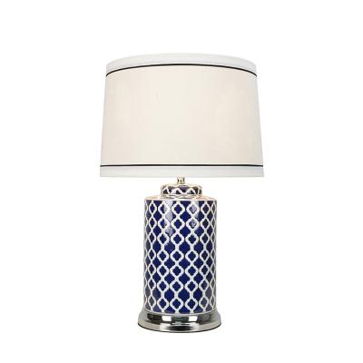 China Beautifully Decorated Retro European Living Room Lights Ceramic Quran Table Lamp for sale