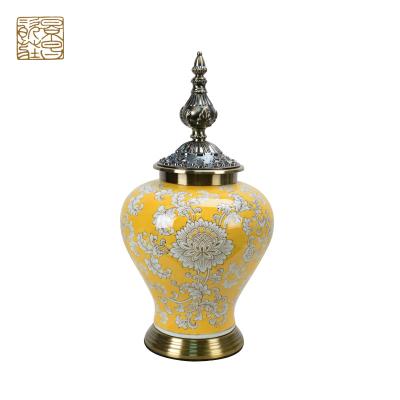 China New Design Decoration Yellow Luxury Home Decoration Porcelain Ceramic Storage Jar for sale