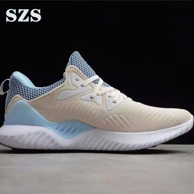 China Various Styles Yeezy Shoes Men Breathable Finely Processed White Yeezy Shoes for sale