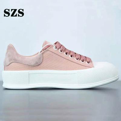 China Classic Walking Shoes Sneakers Casual Canvas Shoes Flat Canvas Shoes For Women for sale