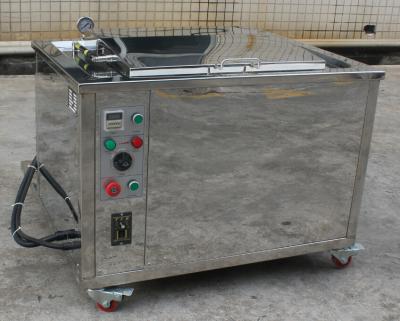 Chine 130 litres nettoyage ultrasonique industriel de pièces de filtres et de fourneau de capot du décapant solides solubles d'anti rouille à vendre