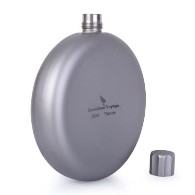 China Travel Logo Gift Leak Proof Whiskey Hip Flask Lightweight Unlimited Custom Liquor Titanium Silver Hip Flask For Liquor for sale