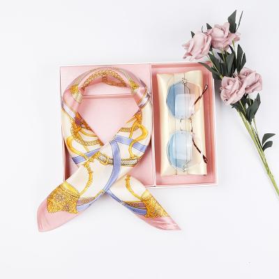 China Presentation Gift Set 2021 Hot Sale Product NO MOQ Luxury Scarf Gift Set For Women Gifts for sale